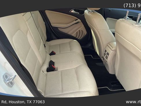 Used 2017 Mercedes-Benz GLA 250 w/ Premium Package image 32