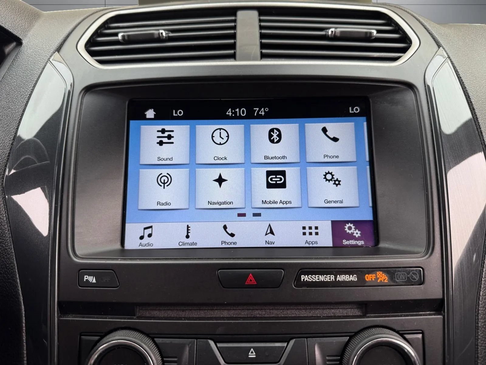 Used 2018 Ford Explorer XLT w/ Equipment Group 202A AWD/4WD image 35