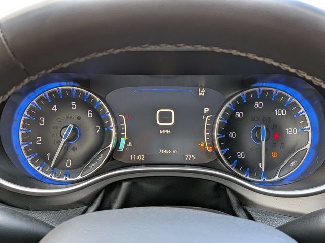 Used 2024 Chrysler Pacifica Touring-L FWD image 28