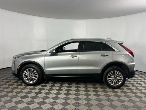 Used 2024 Cadillac XT4 Premium Luxury AWD/4WD image 8