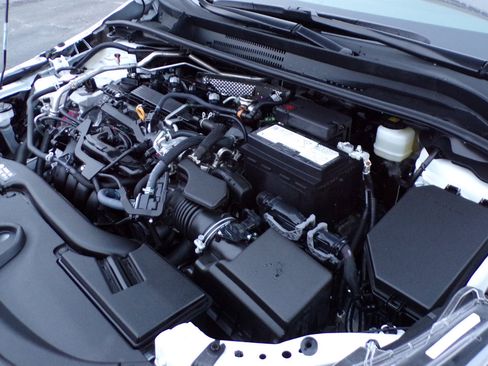 Used 2025 Toyota Corolla LE image 27