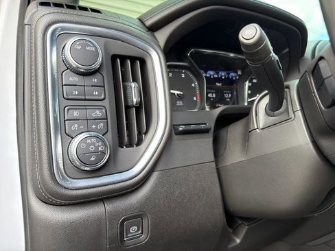 Used 2022 GMC Sierra 2500 Denali w/ Denali Ultimate Package AWD/4WD image 18