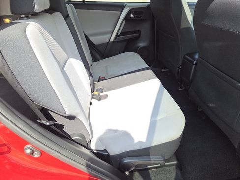 Used 2016 Toyota RAV4 XLE FWD image 21