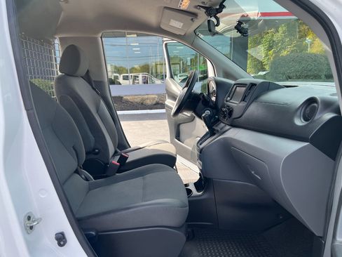 Used 2020 Nissan NV200 SV w/ Sliding Glass Door Package image 20