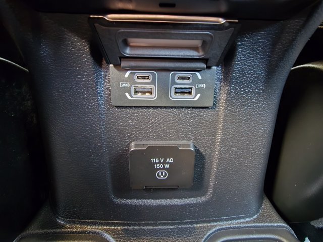Certified 2025 Jeep Wrangler Unlimited Rubicon w/ Convenience Group AWD/4WD image 23