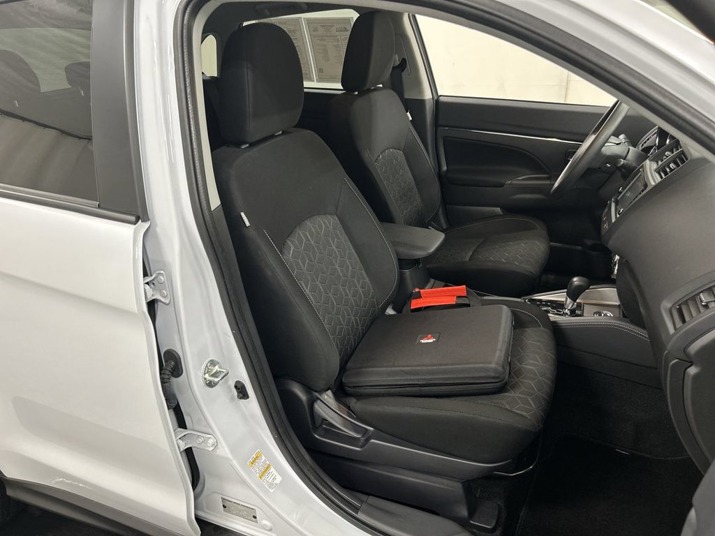 Used 2025 Mitsubishi Outlander Sport AWD image 22