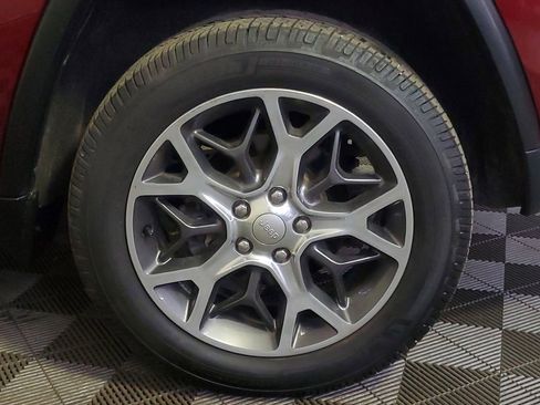 Used 2019 Jeep Grand Cherokee Limited image 5