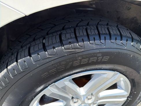 Used 2013 Chevrolet Traverse LT FWD image 29