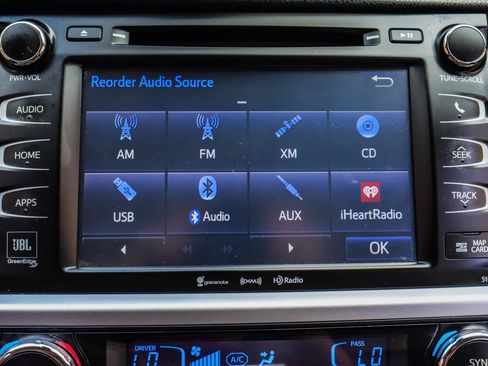Used 2017 Toyota Highlander Limited AWD/4WD image 10