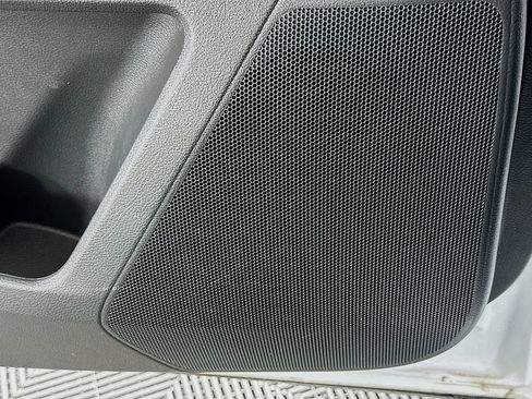Used 2025 Nissan Pathfinder Platinum FWD image 19