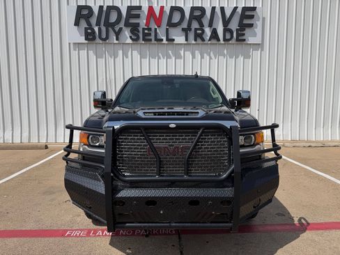 Used 2017 GMC Sierra 2500 Denali w/ Duramax Plus Package AWD/4WD image 10