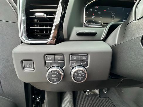 Used 2025 GMC Sierra 1500 Denali Ultimate image 3