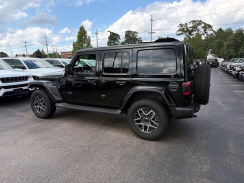 New 2026 Jeep Wrangler Unlimited Sahara AWD/4WD image 3