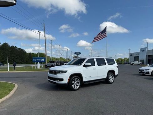 Used 2022 Jeep Wagoneer Series I w/ Premium Group I image 3