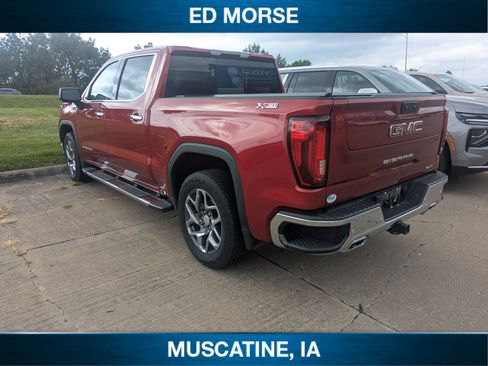Used 2022 GMC Sierra 1500 SLT w/ SLT Premium Plus Package AWD/4WD image 3