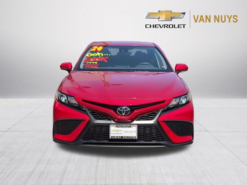 Used 2024 Toyota Camry SE FWD image 2