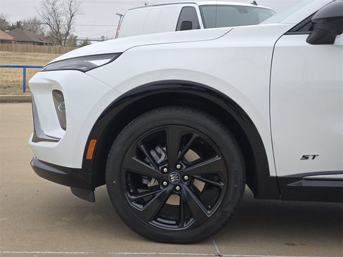 Used 2025 Buick Envision Sport Touring image 28