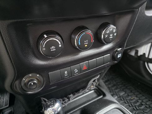 Used 2015 Jeep Wrangler Sport image 16