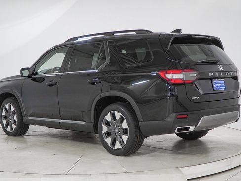 New 2026 Honda Pilot Touring image 6