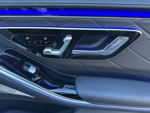 Certified 2025 Mercedes-Benz S 580 4MATIC Sedan image 35