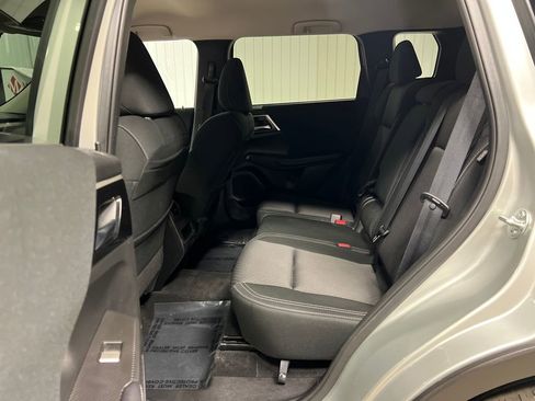 Used 2024 Mitsubishi Outlander ES image 13