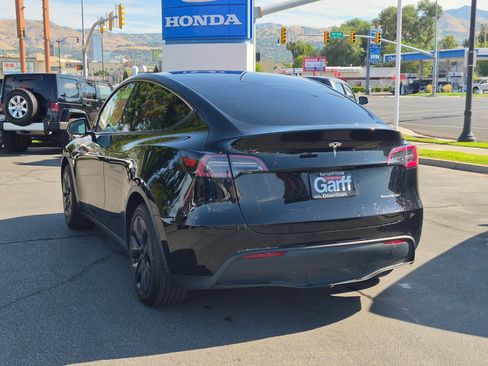 Used 2025 Tesla Model Y Long Range AWD/4WD image 8