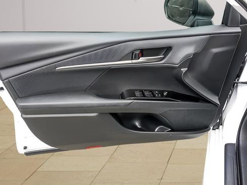 Certified 2025 Toyota Camry SE image 17