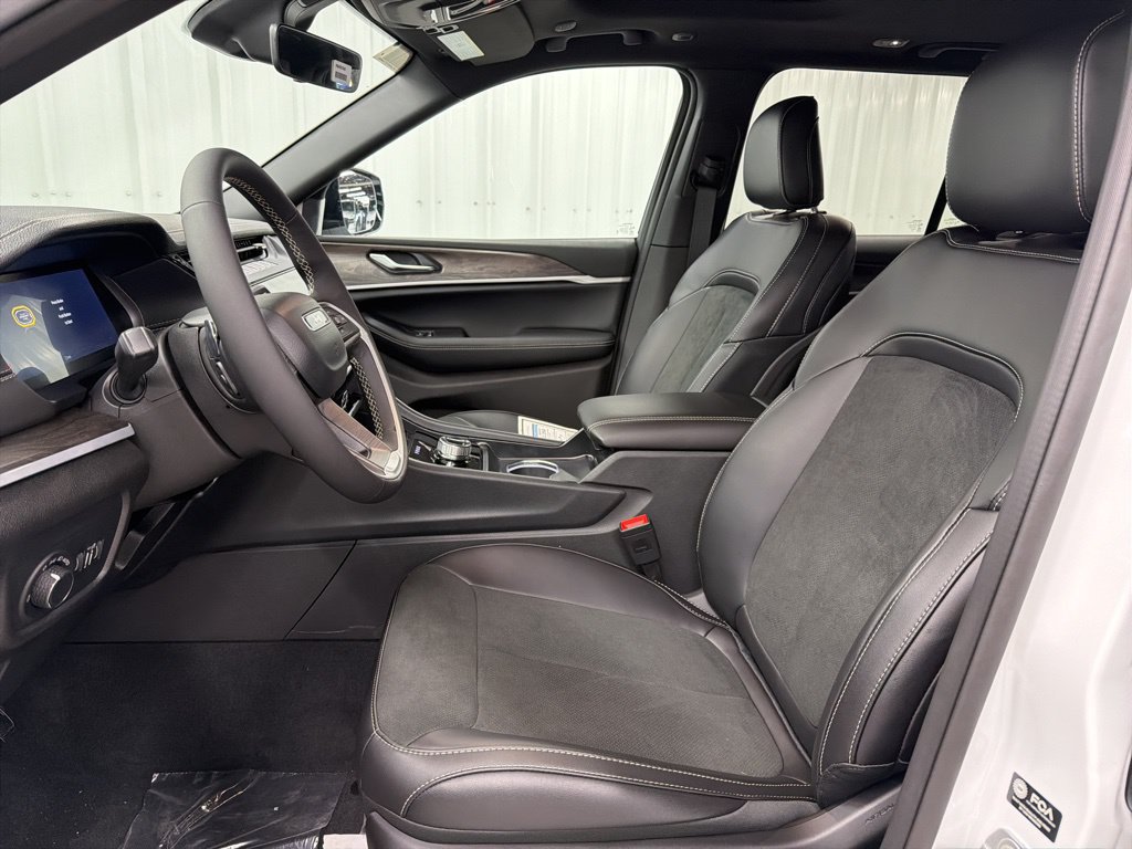 New 2026 Jeep Grand Cherokee Altitude AWD/4WD image 14