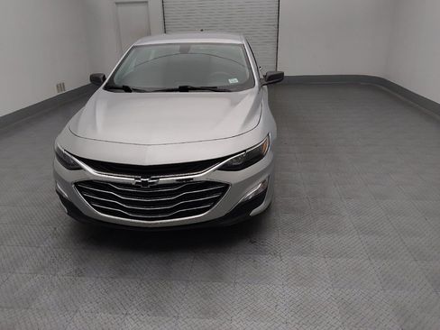 Used 2021 Chevrolet Malibu LS FWD image 15