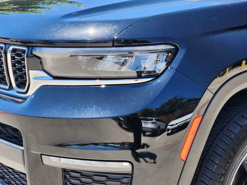 Used 2021 Jeep Grand Cherokee L Limited AWD/4WD image 7