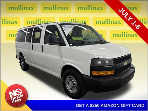 Used 2019 Chevrolet Express 3500 LS RWD image 1