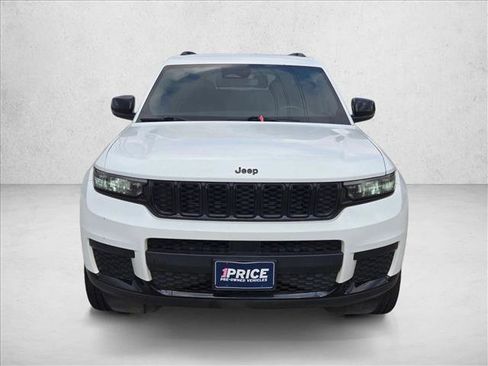 Used 2023 Jeep Grand Cherokee L Laredo image 6