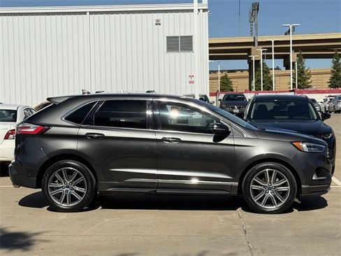 Used 2019 Ford Edge Titanium w/ Equipment Group 301A image 3