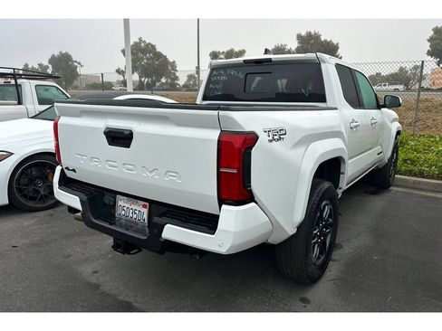 Used 2025 Toyota Tacoma TRD Sport w/ TRD Sport Upgrade Package AWD/4WD image 5