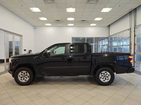 Used 2024 Nissan Frontier SV image 6