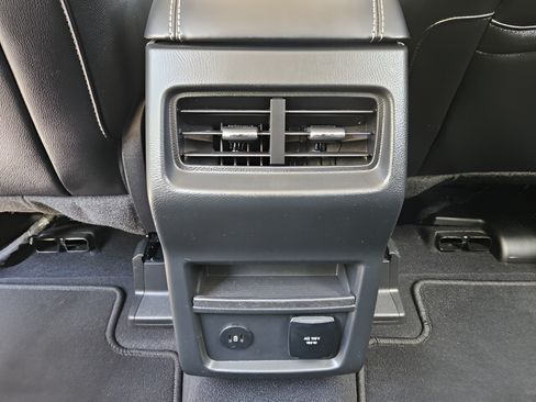 Used 2023 Ford Edge Titanium AWD/4WD image 16