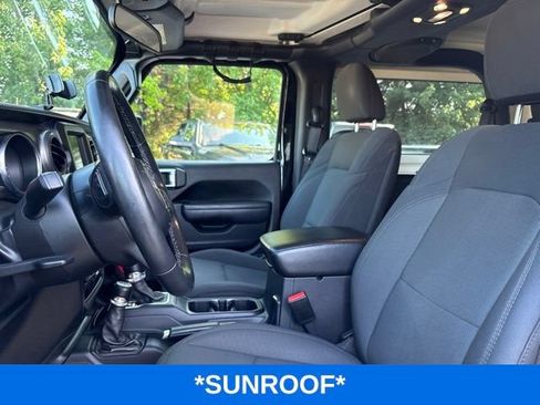 Used 2022 Jeep Wrangler Sport AWD/4WD image 6