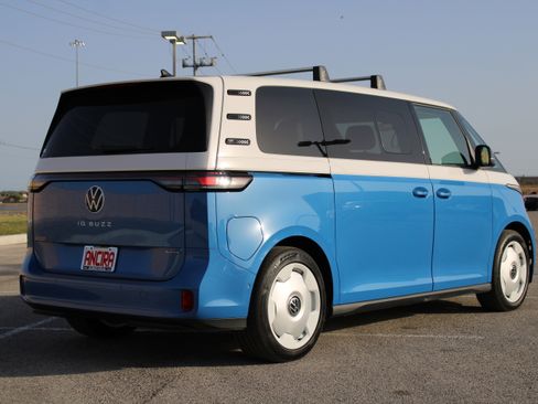 New 2025 Volkswagen ID. Buzz 1st Edition image 3