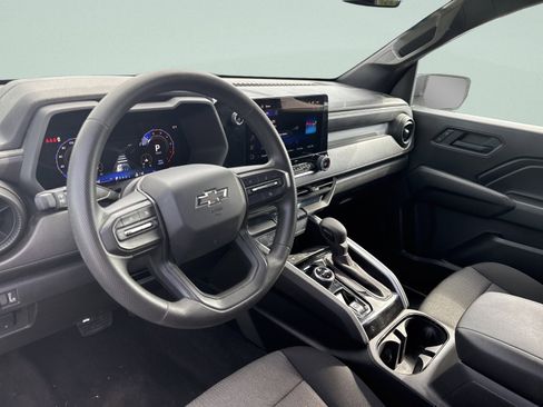 Used 2025 Chevrolet Colorado Trail Boss AWD/4WD image 8