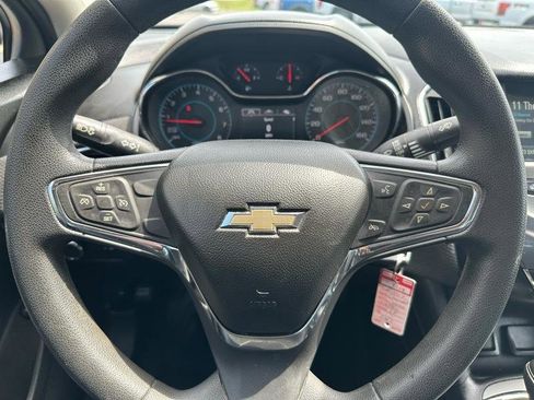 Used 2017 Chevrolet Cruze LT FWD image 13