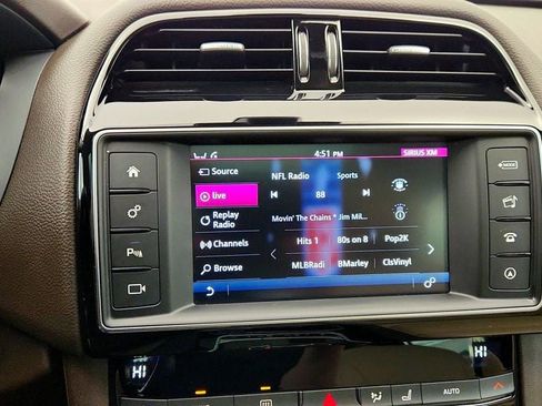 Used 2018 Jaguar F-PACE Prestige image 19