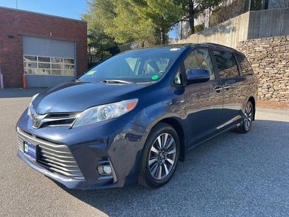 Used 2018 Toyota Sienna XLE w/ XLE Navigation Package