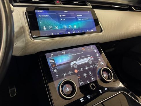 Used 2018 Land Rover Range Rover Velar R-Dynamic SE image 14