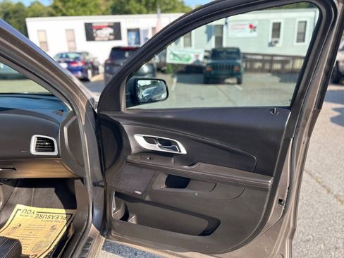Used 2011 Chevrolet Equinox LT FWD image 13