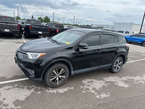 Used 2018 Toyota RAV4 XLE AWD/4WD image 12
