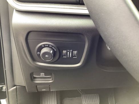 Used 2024 Jeep Grand Cherokee L Limited w/ Luxury Tech Group II image 15