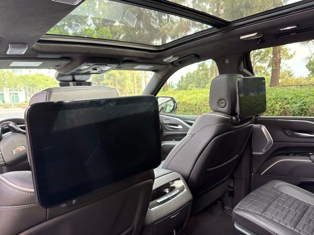 Certified 2023 Cadillac Escalade V AWD/4WD image 3