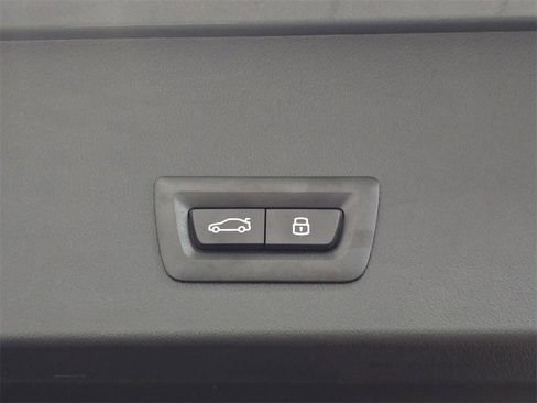 Used 2025 BMW X3 xDrive30i w/ Convenience Package image 16