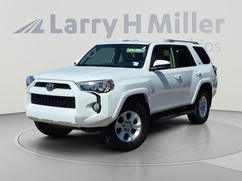 Used 2017 Toyota 4Runner SR5 AWD/4WD image 1