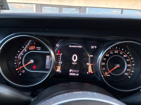 Used 2022 Jeep Wrangler Unlimited Sahara image 16